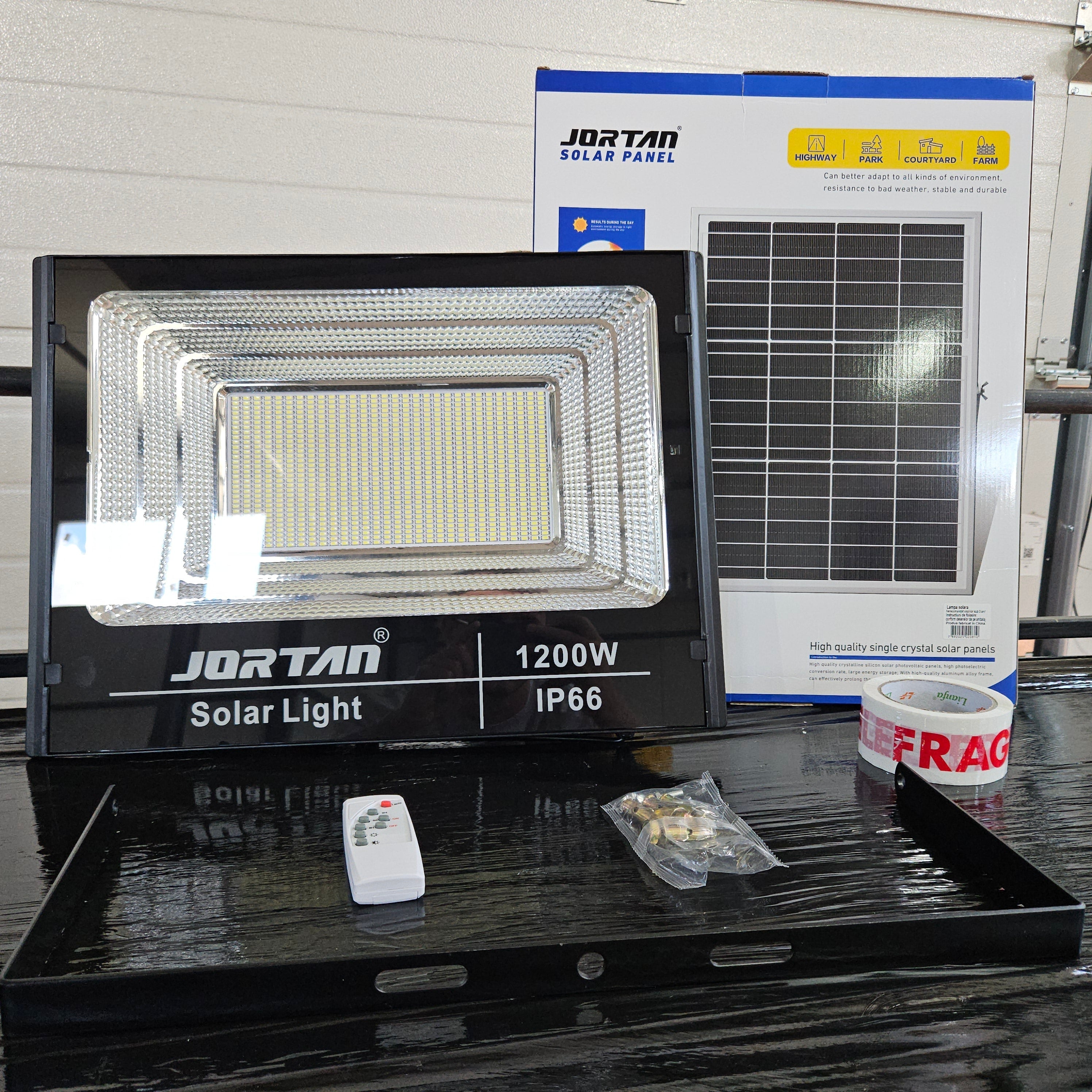 Proiector Solar Jortan 1200W 600W 400W 200W 100W 50W + Panou Solar + Kit Montaj