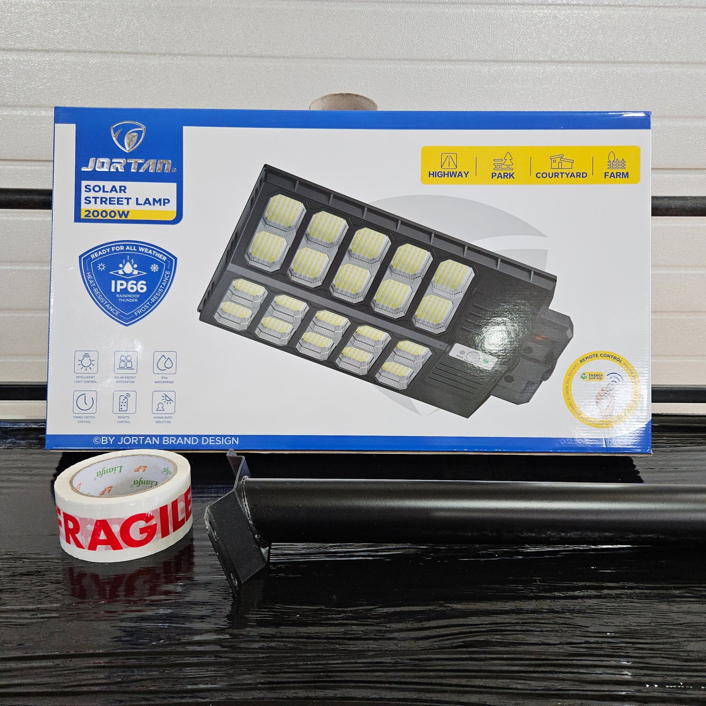 Lampă Solară LED Dubla 2000W Quanthex cu Telecomandă și Suport Metalic