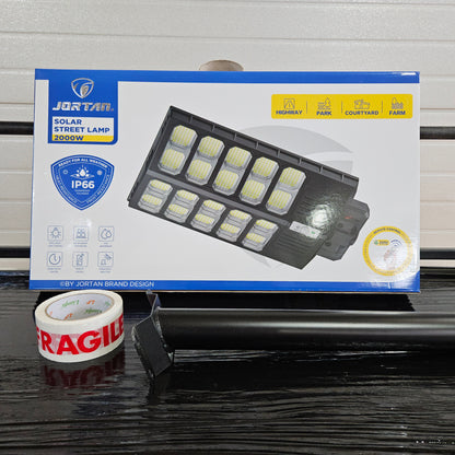 Lampă Solară LED Dubla 2000W Quanthex cu Telecomandă și Suport Metalic