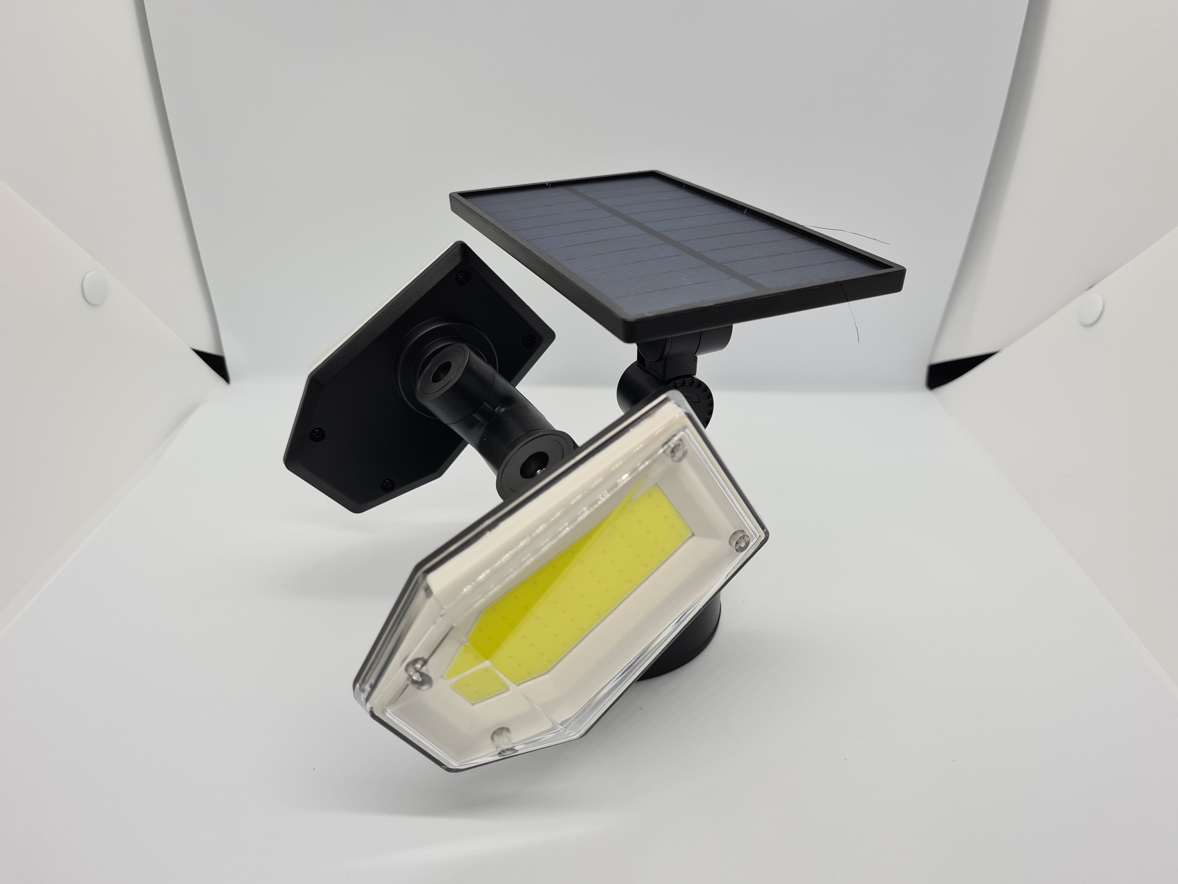 Lampa Solară 150W cu LED-uri COB și Senzor de Mișcare FLY01, Autonomie 12-14 ore