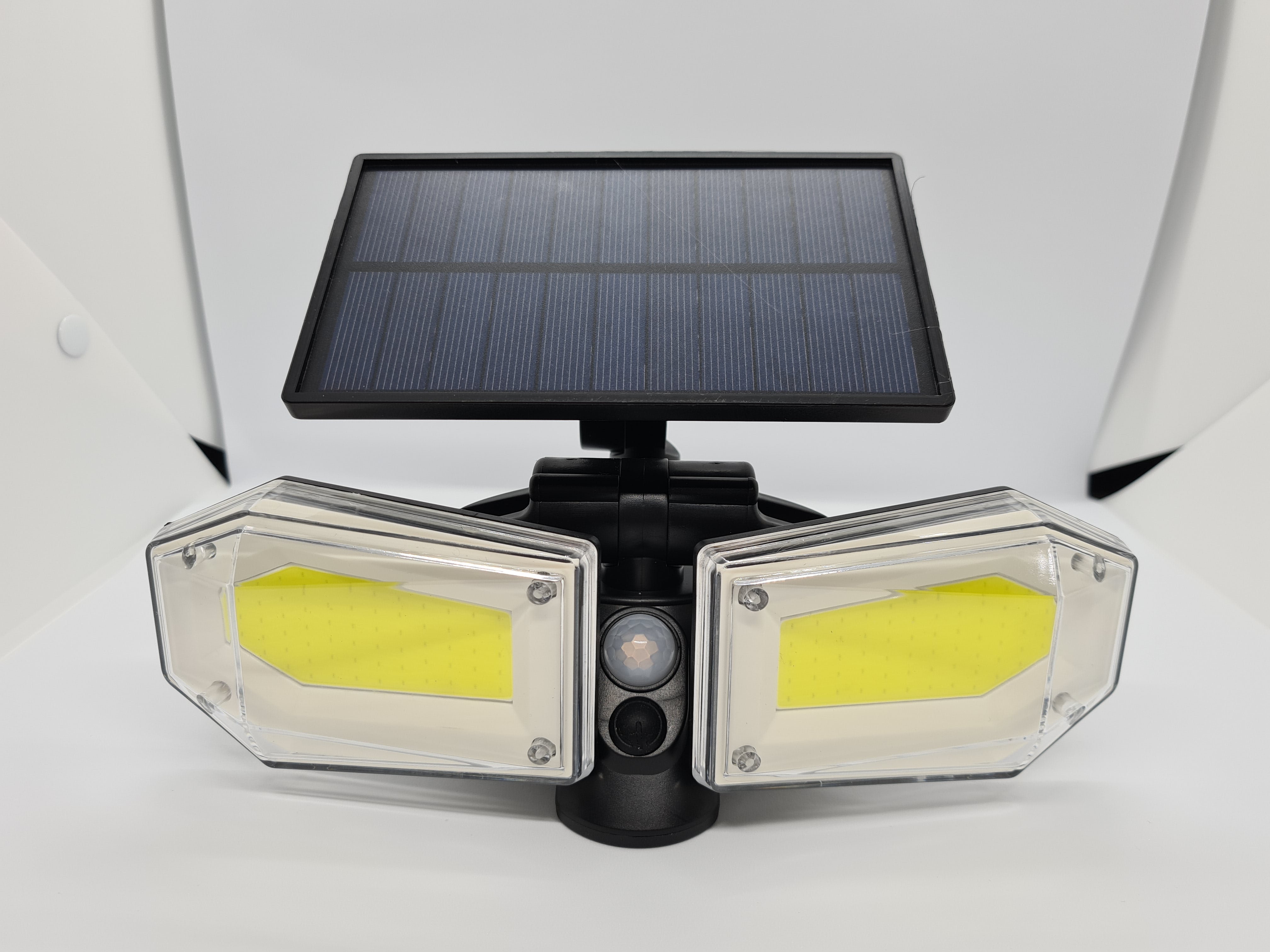 Lampa Solară 150W cu LED-uri COB și Senzor de Mișcare FLY01, Autonomie 12-14 ore