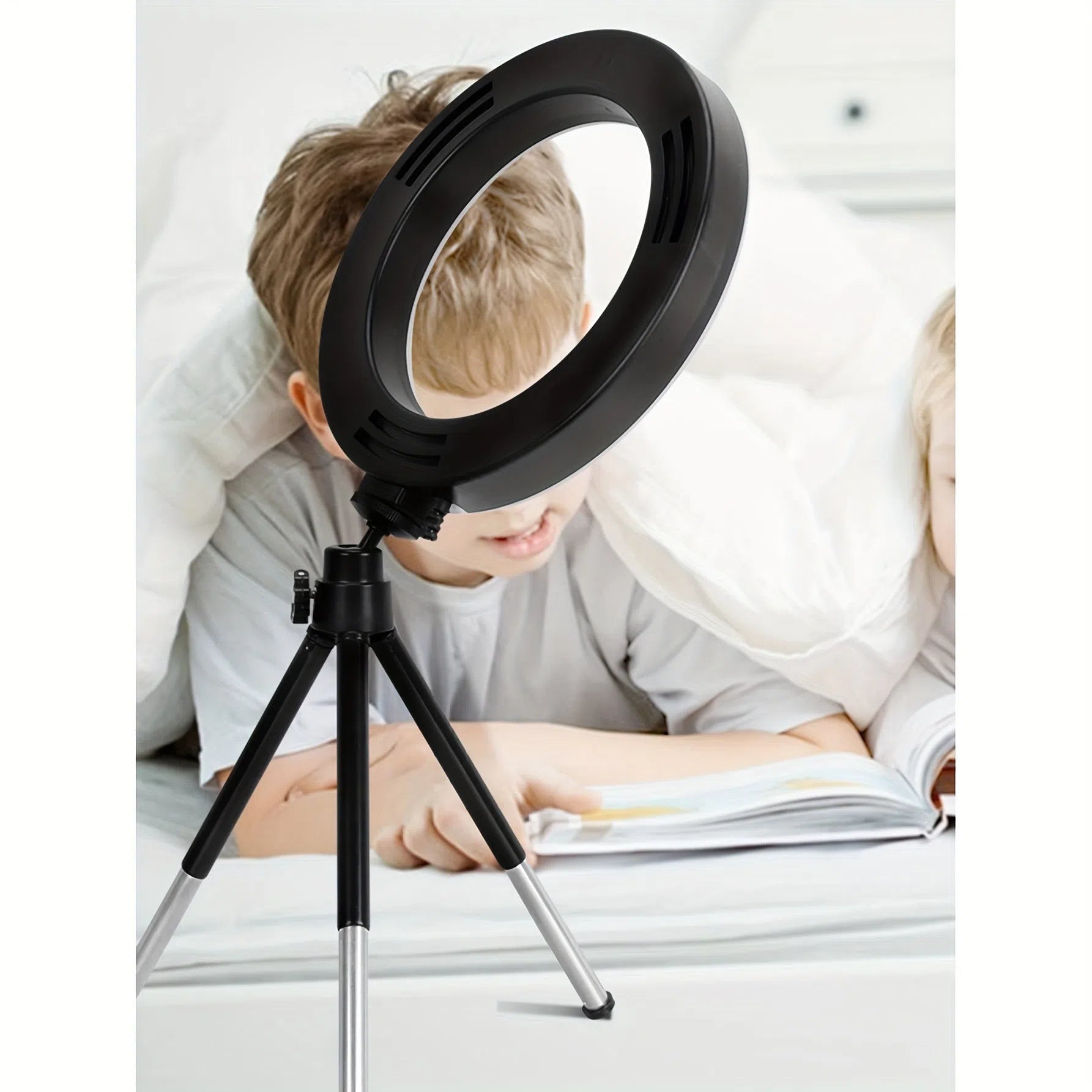 Lumină Ring Light Rotativă 360° – Ideală pentru Transmisii Live, Machiaj și Lampa de Masă, Alimentată prin USB cu Trepied Extensibil