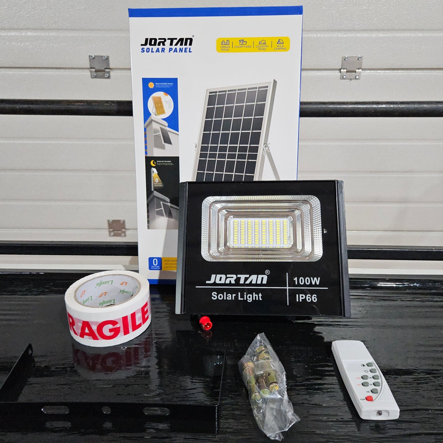 Proiector Solar Jortan 1200W 600W 400W 200W 100W 50W + Panou Solar + Kit Montaj