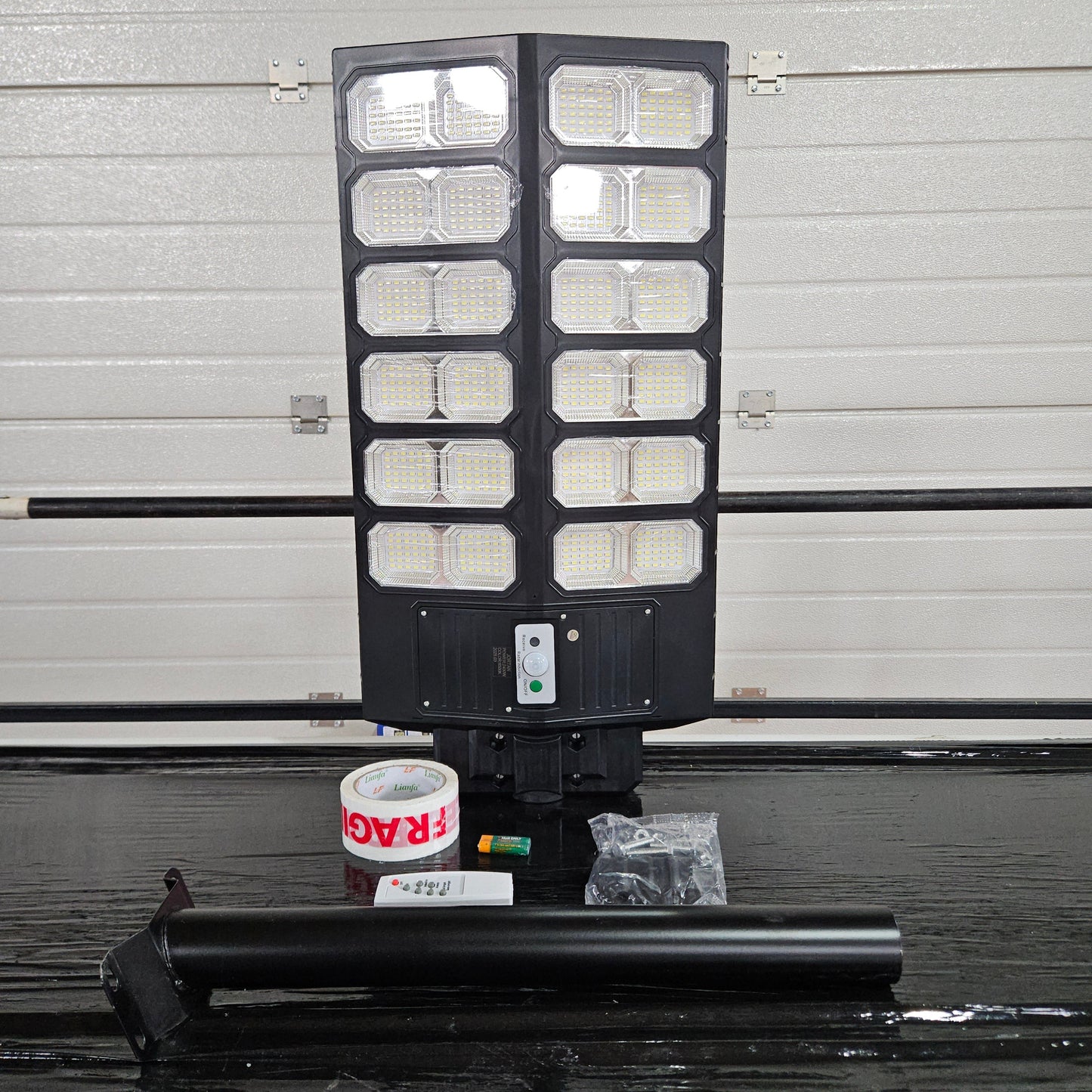 Lampă Solară Dublă Quanthex, 2000W + Telecomandă si Kit Montaj