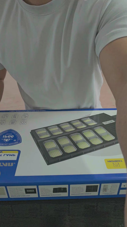 Lampă Solară LED Dubla 2000W Quanthex cu Telecomandă și Suport Metalic